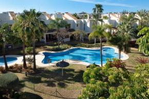 Stunning 2 BD Townhouse by Hostlovers, Estepona